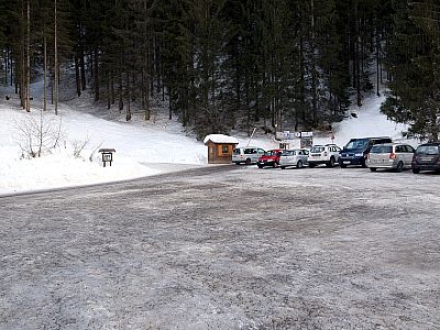 Am Parkplatz südlich von Innerpflersch beginnt unsere Tour