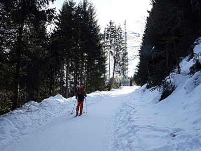 An einem Sendemasten ...