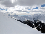 Auch der Ausblick nach Süden zu den Sarntaler Alpen wird nun frei
