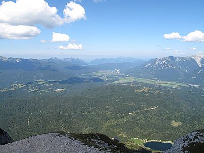 Ganz hinten Heimgarten, Herzogstand, Jochberg und Walchensee