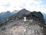 Grenzstein am Gipfel
