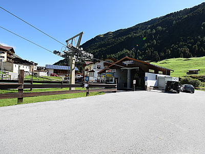 In Vent beginnen wir am Parkplatz der Talstation unsere Tour