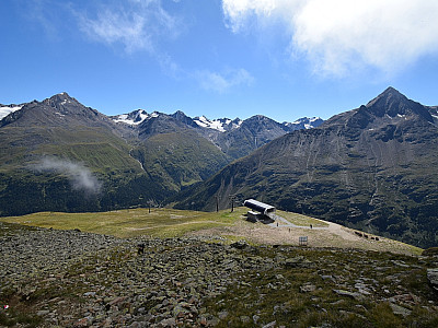 Der Ausblick hinter uns auf die Gletscher im Süden