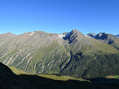 Die Gipfel des Ramolkogels  im Osten