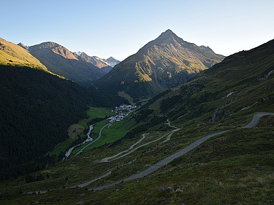 ... die wir mehrmals kreuzen und der wir am Ende ...