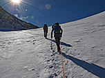 In südöstlicher Richtung halten wir auf den Südwestrücken der Wildspitze zu