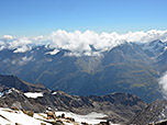 Auch die Dolomiten erkennt man in der Ferne wegen der Wolken leider nicht