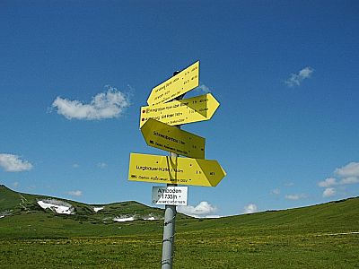 Eine Stunde zur Lurgbauerhütte