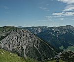 Lohmstein, dahinter das Raxmassiv