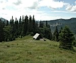 Vorbei an der Jagdhütte