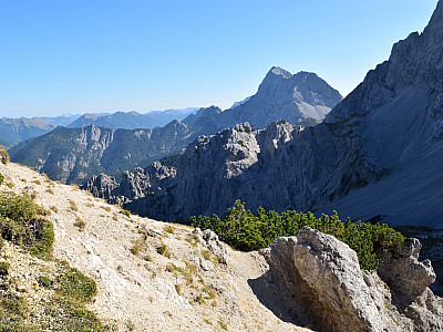 Die beeindruckenden Nordwände der Karwendelgruppe