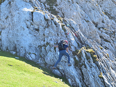 Gleich nach dem Sattel heißt es auch schon Hand anlegen