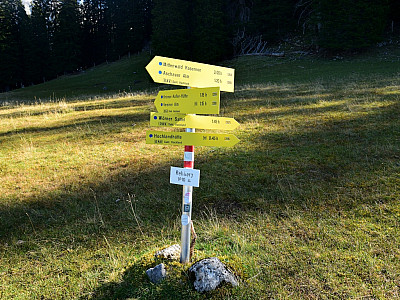 Am Rehberg ist der Wörnersattel auf dem Weg 267 angeschrieben