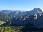Der Ausblick vom Steinkarkopf Richtung Östliche Karwendelspitze
