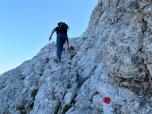 Zahlreiche rote Punkte geben die Route vor