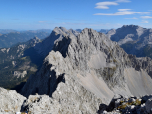 Rechts ist die Birkkarspitze zu sehen, der höchste Gipfel im Karwendelgebirge