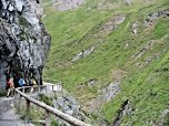 Unter den Felsen