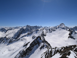 Ein letzter Blick auf die Grubenwand, dann machen wir uns für die Abfahrt fertig.