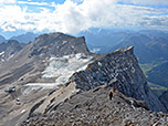 Blick über den Gipfelgrat zum Schneeferner