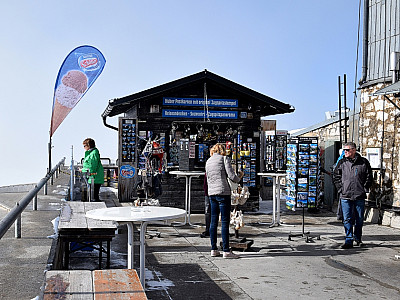 ... und wir stehen vor Deutschlands höchstem Andenkenladen