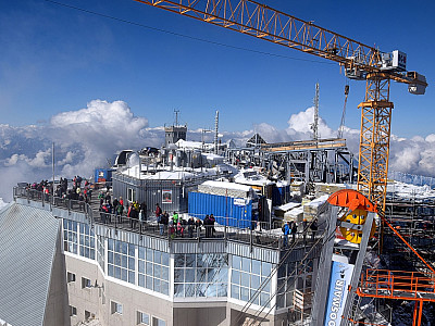 Am Gipfel der Zugspitze ist man nie allein
