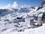 Der Ausblick am Schneefernerhaus vorbei auf das Zugspitzblatt