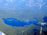 Tief unter uns der Eibsee
