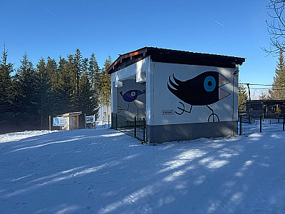 ...kommen wir an der Bergstation des Sessellifts vorbei