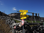 Wegweiser an der Bartlhütte