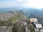 Blick vom Gipfel über den Alten Säntis zum Seealpsee