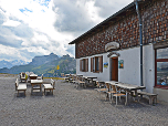Die Terrasse der Hütte