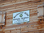 Schild an der Hüttenfront