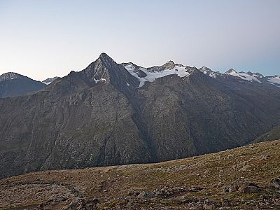 Blick zur Talleitspitze und zur Kreuzspitze