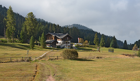 Edelweißhütte (1860 m)