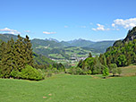Blick von der Alm auf Kössen