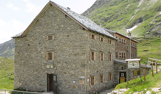 Essener-Rostocker-Hütte (2208 m)