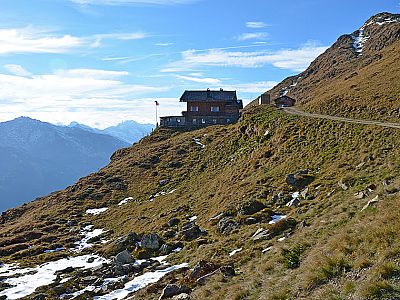 Die Flecknerhütte in aussichtsreicher Lage