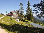 Die Gablonzer Hütte vom Anstiegsweg aus