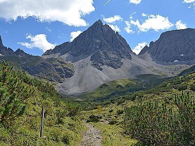 Blick von der Hütte zur Dremelspitze