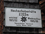 Schild über dem Eingang