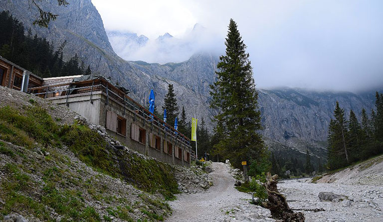 Höllentalangerhütte