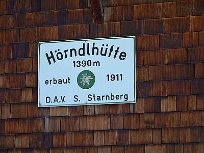 Erbaut wurde die Hütte im Jahre 1911