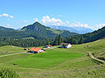 Blick über die Laglerhütte zum Kaisergebirge