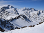 Der Ausblick von der Köllkuppe auf den Monte Cevedale, auf die Zufallspitze, die Königsspitze und den Ortler