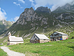 Die Siedlung liegt zwischen Seealpsee und Rotsteinpass