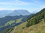 Blick von der Wetterfahne hinunter zur Naringalm