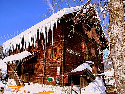 Oberlandhütte im Winter