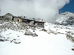 Passauer Hütte mit Birnhorn im Hintergrund