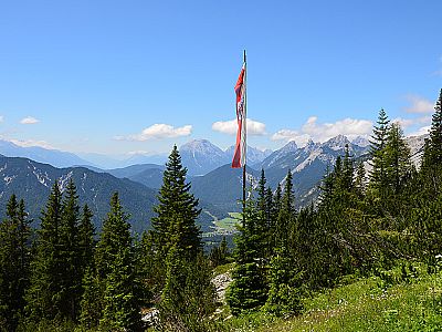 Blick von der Hütte zur Hohen Munde