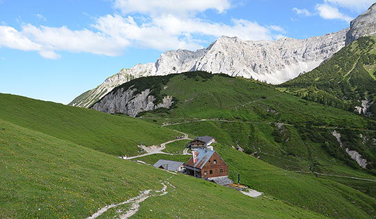 Plumsjochhütte (1630 m)
